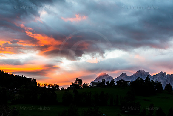 Wetter, Wolken, Abendrot und Dachstein