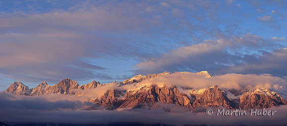 Das Dachsteinmassiv im Abendlicht