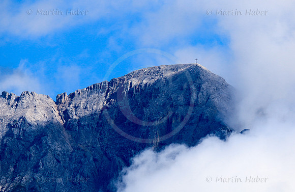 Wolken und Nebel im Dachstein-Gebirge