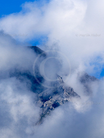 Wolken und Nebel im Dachstein-Gebirge