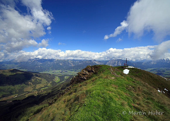 Julischnee auf dem Pleschnitzzinken
