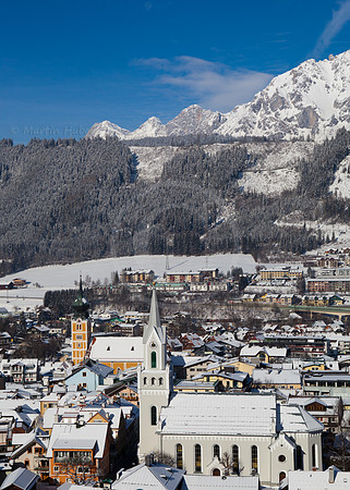 Schladming vor der Kulisse des Dachsteingebirges