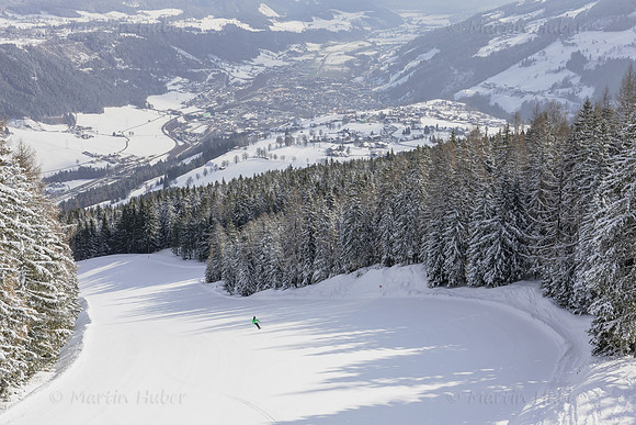 THEMENBILD, Winter-Tourismus, Ski alpin, Skifahren