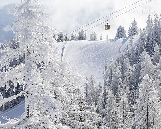 THEMENBILD, Winter-Tourismus, Ski alpin, Skifahren