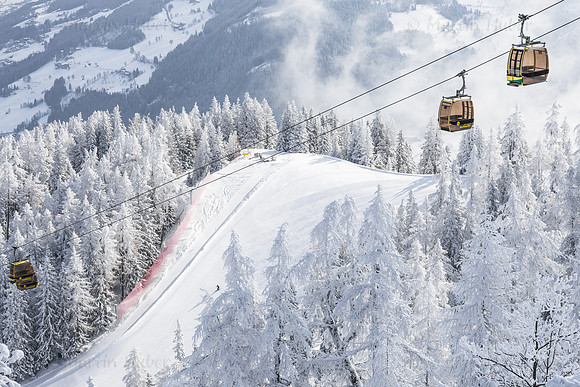 THEMENBILD, Winter-Tourismus, Ski alpin, Skifahren