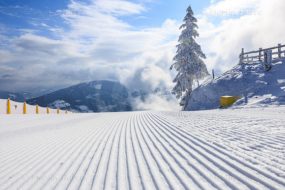 THEMENBILD, Winter-Tourismus, Ski alpin, Skifahren
