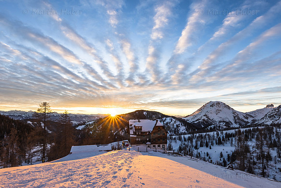 Winter-Sonnenuntergang nahe der Austriahütte