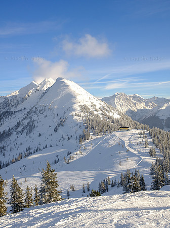 THEMENBILD, Winter-Tourismus, Skifahren