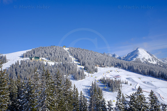 THEMENBILD, Winter-Tourismus, Skifahren