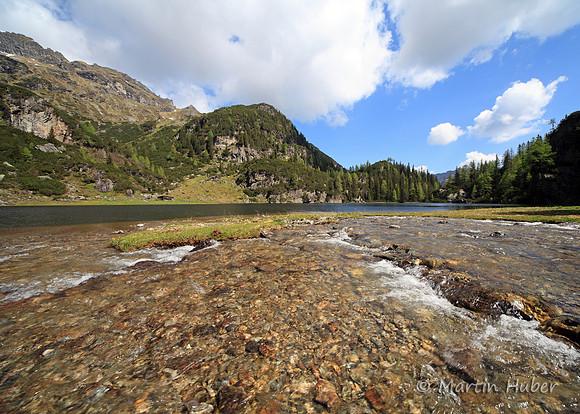 Der Landauersee mit Zufluss (Giglachbach)