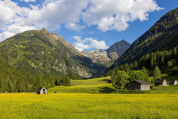 THEMENBILD, Frühling in den Bergen, Alm