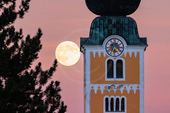 Vollmond, katholische Kirche Schladming