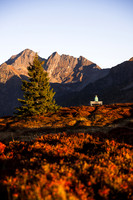 Planai, Herbst, Wanderin auf Aussichtsbank