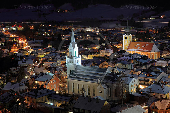 Schladming mit evangelischer und katholischer Kirche