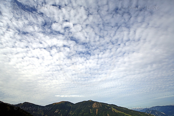 Foehnwolken ueber Hochwurzen, Rossfeld und Guschen