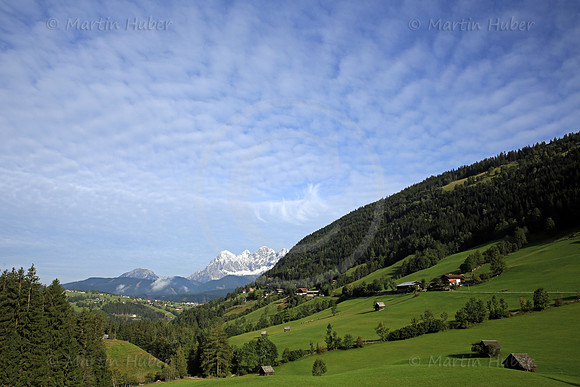 Untertal und Dachstein mit Foehnwolken