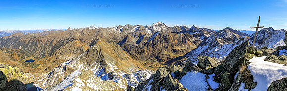 THEMENBILD, Wandern im Spätherbst