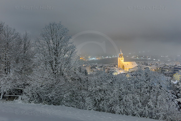 Schladming bei Nacht, katholische Kirche