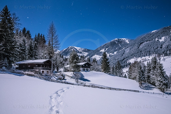 Mondhelle Winternacht im Obertal