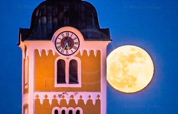 Katholische Kirche Schladming und Vollmond