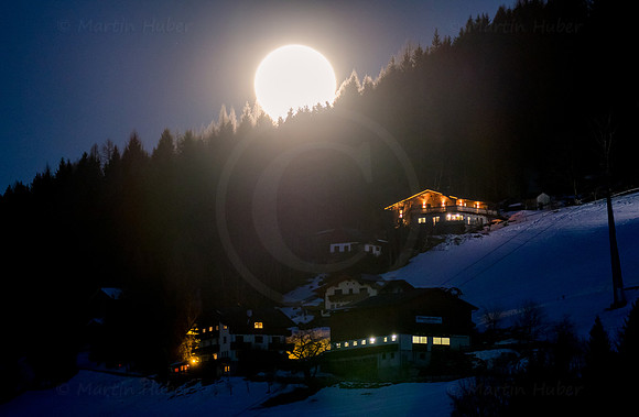 Mitterwallnerhof und Vollmond