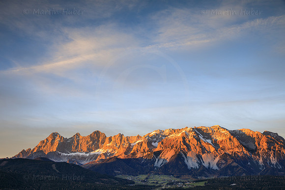Dachstein-Gebirge im letzten Sonnenlicht