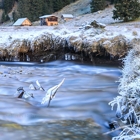 Frost, Raureif und Eiszapfen am Riesachbach