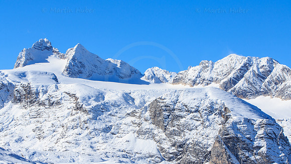 Dachstein-Gebirge mit Neuschnee