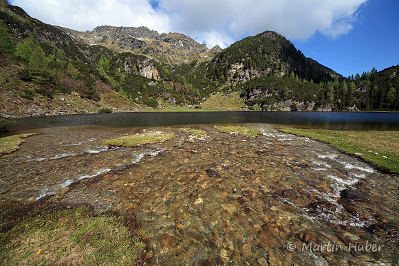 Der Landauersee mit Zufluss (Giglachbach)