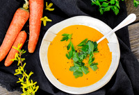 Food-Fotografie, Karottensuppe mit Petersilie