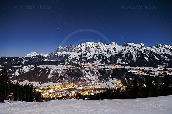 Schladming, Ramsau und Dachstein in einer Winter-Mondnacht