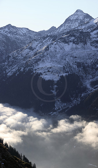 Hochgolling im Schnee, Nebel im Untertal