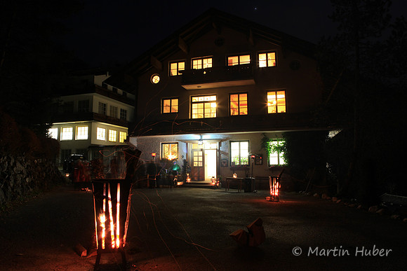 Holzfeuer vor der Lodenwalke