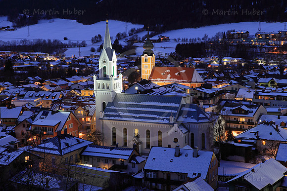 Schladming mit evangelischer und katholischer Kirche