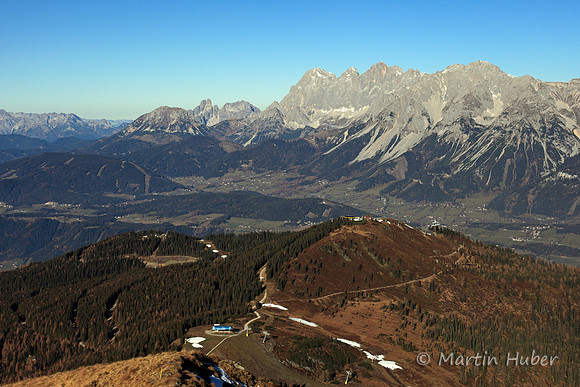 Blick vom Krahbergzinken über die Planai zum Dachstein