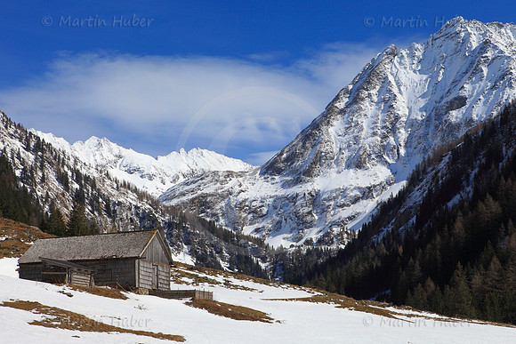 Stall der Kerschbaumer-Alm mit Blick Richtung Waldhorn