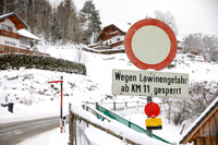 THEMENBILD, Straßensperre Sölk