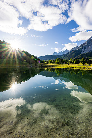 THEMENBILD, Frühling in den Bergen, Dachsteingebirge, Spiegelung