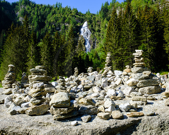 Steinmandl, Steinmänner, Wegzeichen