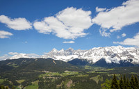 Ramsau und das Dachsteingebirge im Fruehling