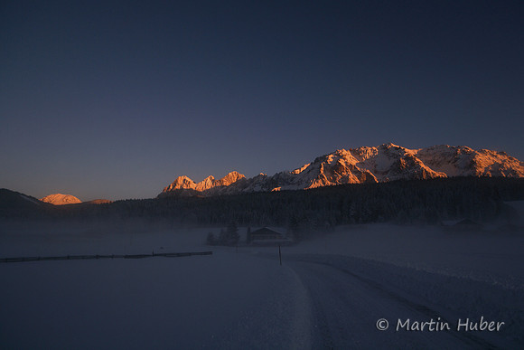 Rötelstein und Dachsteinmassiv im Morgenrot