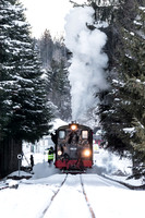 Taurachbahn mit Dampflokomotive im Winter