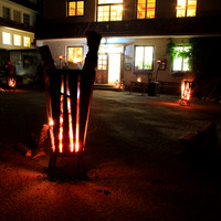 Holzfeuer vor der Lodenwalke