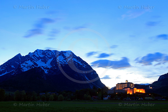 Schloss Trautenfels und der Grimming