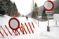 THEMENBILD, Straßensperre Sölk